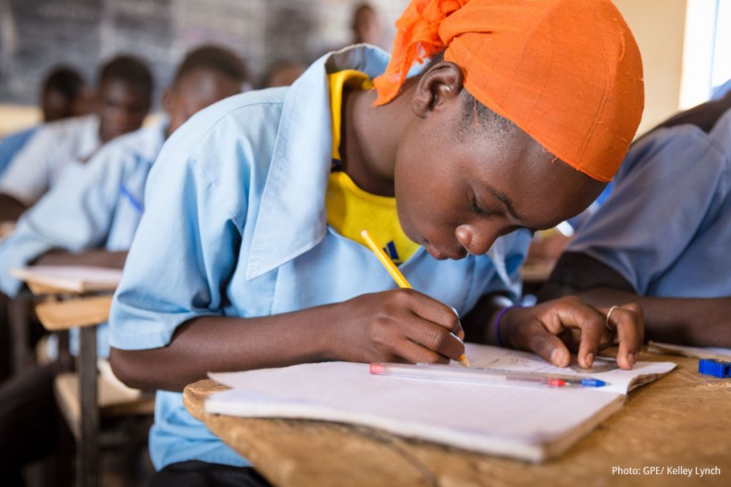niger-girl-writing_1 credit